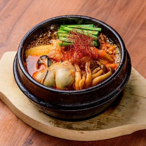Oyster and mushroom stone pot sundubu