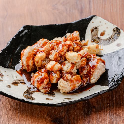 병이있는 호르몬과 마늘 튀김