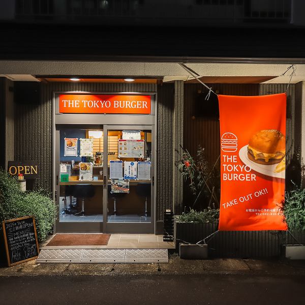 ゆったりと落ち着いた空間で、内観は洋風のビストロ風のカウンターと和の雰囲気が楽しめるテーブル席がございます♪席が広いので、グループでのご利用はもちろん、コース料理を味わいながらご夫婦やカップルで過ごす時間にも最適です◎心ゆくまでお楽しみください!