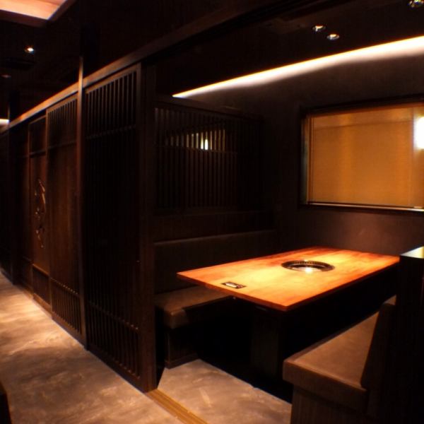 1Fのテーブル席も個室でご用意。6名様までの小人数の方にオススメなお部屋です。