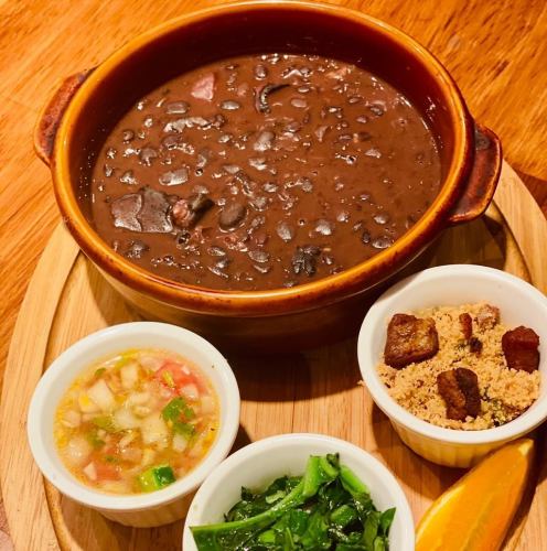 フェイジョアーダ（黒豆の煮物）