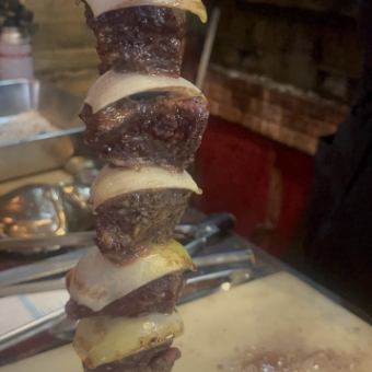 炭火焼きシュラスコ・骨付きバラ肉3時間食べ放題コース 　7,590円(税込)