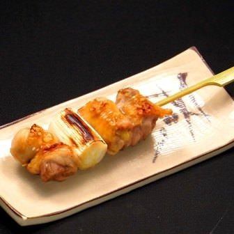 Kushiyaki of thigh meat and green onion