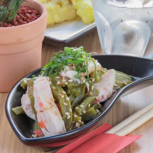 Steamed chicken and chubby saboten with plum paste 480 yen Sticky chubby saboten mixed with refreshing plum paste ☆