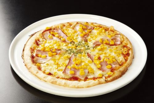 Bacon and corn pizza
