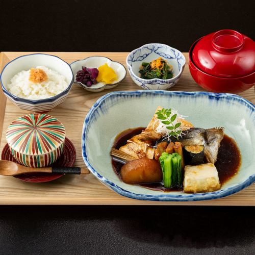 鰤あら炊膳