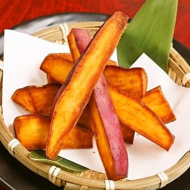 Contracted farmer Benisatsuma Miyazaki's hand-made extra-thick french fries Daigakuimo sauce