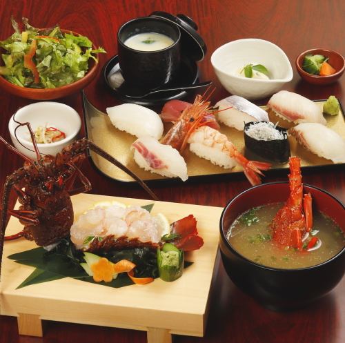 伊势龙虾生鱼片和寿司套餐