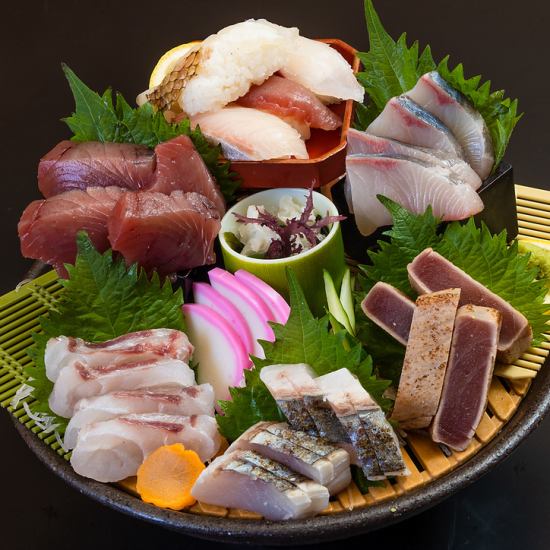 We offer fresh sashimi delivered directly from fishing ports such as Meizu, Kawaminami, and Taina.