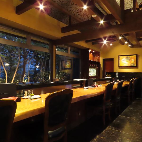 ◆Floor seats ◆We have 10 counter seats available.These seats are perfect for couples or those who wish to enjoy a leisurely meal alone.Please enjoy our chef's casual Italian cuisine.