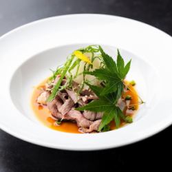 国产和牛生牛肉片搭配香浓萝卜泥和柚子醋