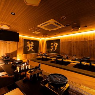 幹事様必見！最大150名様まで収容できる個室のお席がございます。各種ご宴会やパーティ、二次会など様々なシーンでご利用ください。貸切の御予約も承っております。思い出に残る楽しいご宴会になりますようにお得な飲み放題付きプランも多数ご用意しております◎ご予算等,幹事様のご希望をお気軽にご相談ください。
