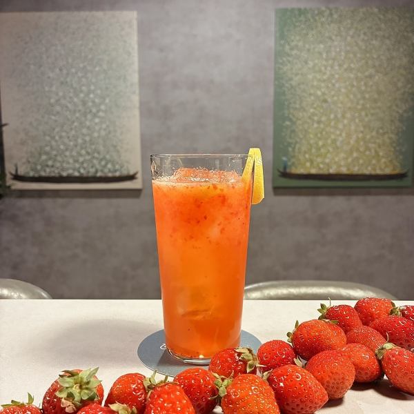 【五感で味わう季節の贅沢】店主が厳選した、旬の果実を贅沢に使ったスペシャルカクテル!