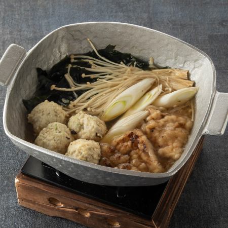 鶏つくねと炭焼き胡麻豆冨のお鍋