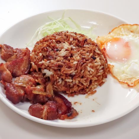 各種宴会にオススメ♪異国の味が楽しめるミャンマー料理【チャーハンと赤豚肉の甘み】