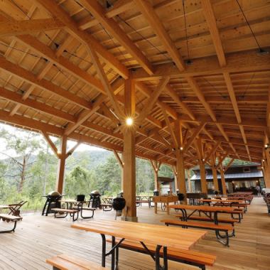 【THE ROOF】 からまつで誂えた自慢の大屋根の下で開放感たっぷりな非日常体験 【注意】お持ち込み“不可”ブースとなります。
