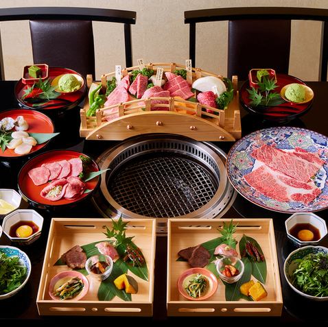 個室確約のコース。ゆったりとしたプライベート空間で、お食事をお楽しみください。
