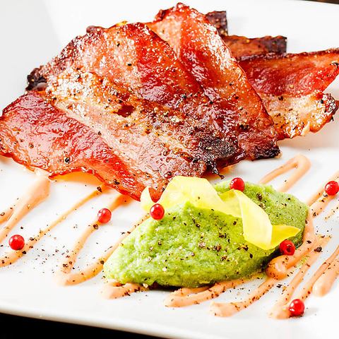Grilled bacon with vegetable mousse