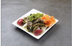 Stir-fried beef with mustard greens