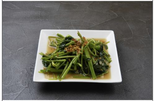 Stir-fried water spinach/rau muong xao toi