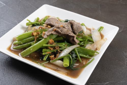 Stir-fried beef spinach/rau muong xao bo