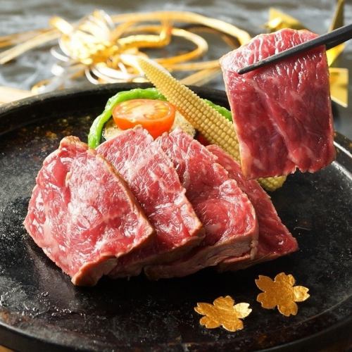 Our most popular banquet option: the Katsura Course, featuring 8 dishes including hot stone-grilled domestic beef round and 2 types of fresh fish, with 2 hours of all-you-can-drink.