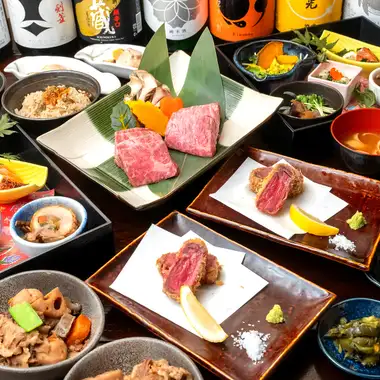 【商务晚宴】9道菜“乌丸套餐”，包括烤和牛牛腿肉、刺身和珍稀和牛牛排，含2小时畅饮，价格10000日元。