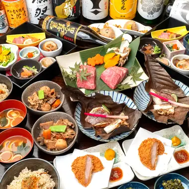 【午餐/慶祝/見面會】九道菜“官宴套餐”，包括烤和牛腿肉、烤魚、刺身等，含一杯飲品，7000日元