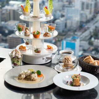 ※平日限定【TREE LUNCH】名物のアミューズタワーが付いたダブルメインのデザート付きコース