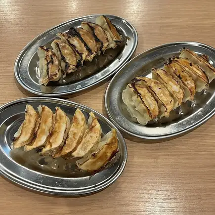 平日限定プラン♪☆時間無制限飲み放題☆酔いどれ屋自慢の餃子3種食べ比べコース!全10品