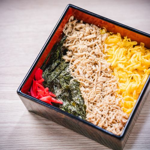 【北九州のかしわめし】鶏の旨味がしみ込んだ逸品