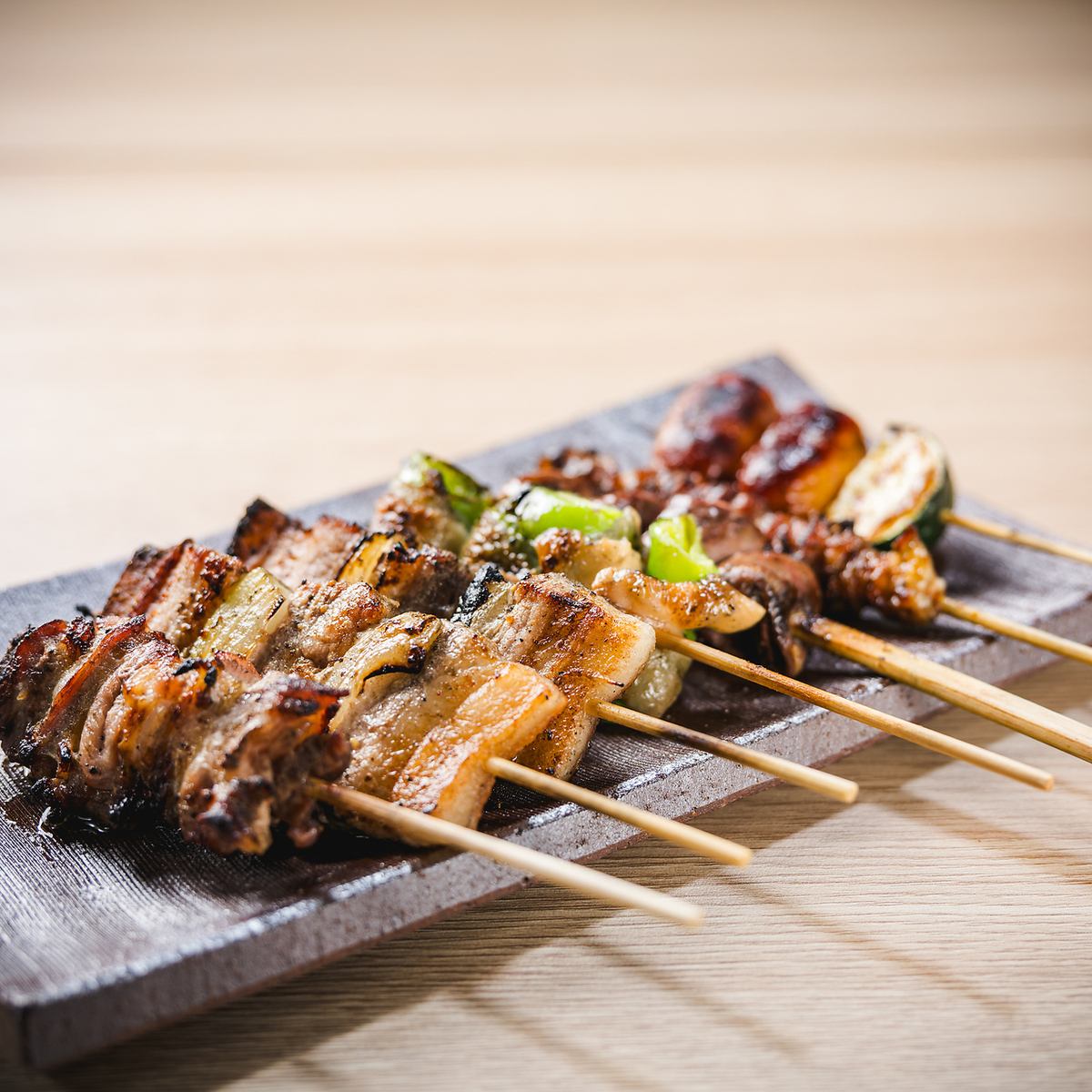 全て店内手打ちの本格焼き鳥が味わえる