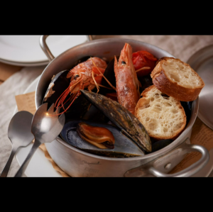 Hearty steamed mussels and red shrimp!! "Maresco"