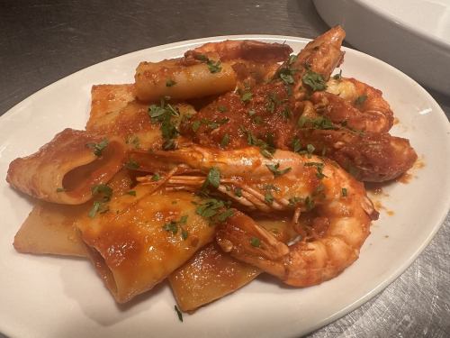 Spicy finish! Paccheri with red shrimp and tomato sauce