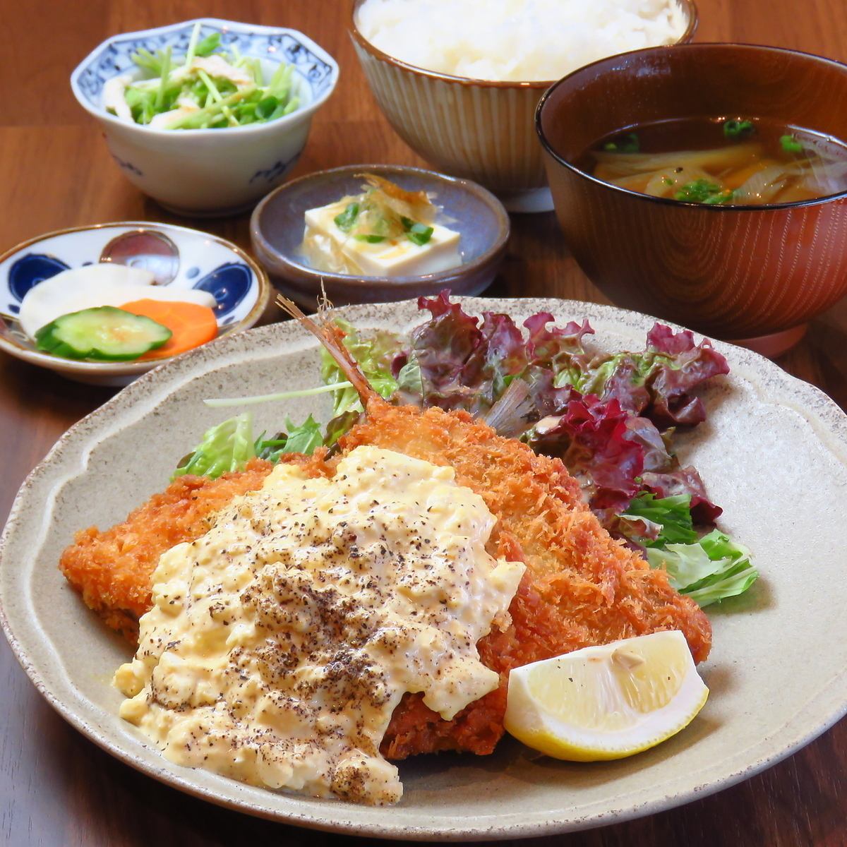 食材にこだわったランチの数々をご用意しております！