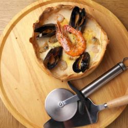 Seafood Chicago Pizza