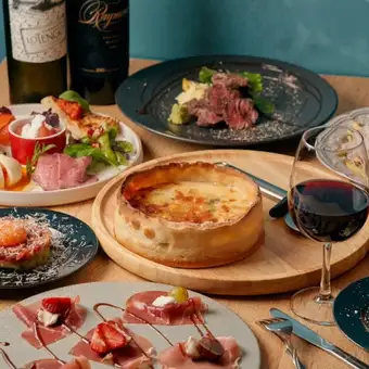 【180分プレミアム飲み放題付】クワトロチーズフォンデュ＆シカゴピザ！厳選牛赤身含む9品6000円