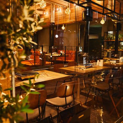 ～お洒落な店内でデート、特にディナーでのご利用がおすすめ～