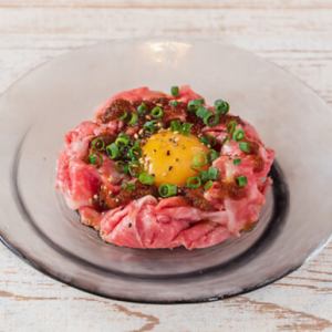 とろけるユッケ