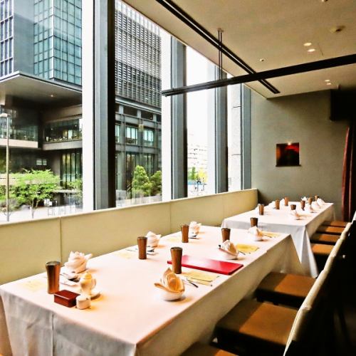 Accepting reservations for various banquets