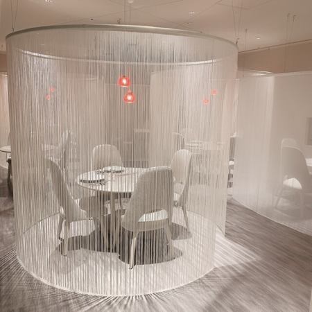 15～20名様で貸し切り利用も承ります。プライベートな食事会や特別なイベントに最適です。静かで落ち着いた雰囲気の中、ゆったりとおくつろぎいただけます。お気軽にご相談ください。