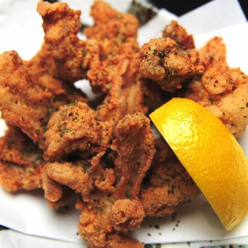 Deep-fried meaty bones with spices
