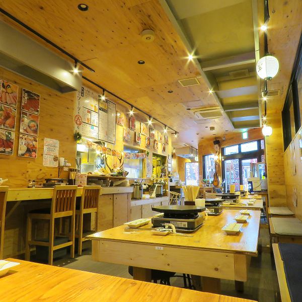 [A warm interior] The interior of our store has been left untouched and is paneled with wood.The interior of the store is filled with the warmth of wood, creating a comforting atmosphere.The joint lighting will warmly wrap you up! You can use it for drinking parties! You can also use it for meals with your family! It can be used in a wide range of situations!