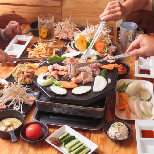 [Special lava-grilled dishes] 10 kinds of our prized lava-grilled meats and 25 kinds of side dishes all-you-can-eat!