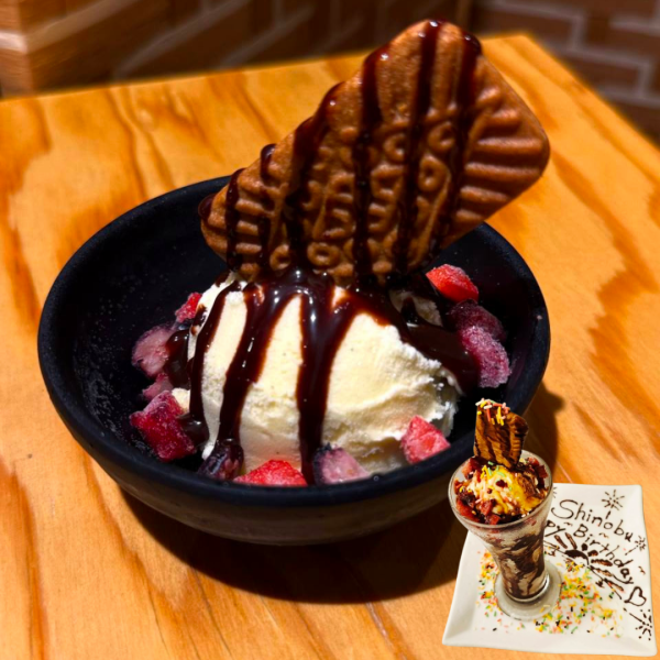 迷你甜点服务,非常适合在纪念日或送别会上送出惊喜!芭菲拼盘售价1680日元。