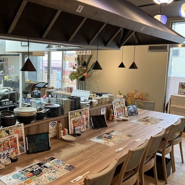 広々としたカウンター席がとても居心地がよく過ごしやすい