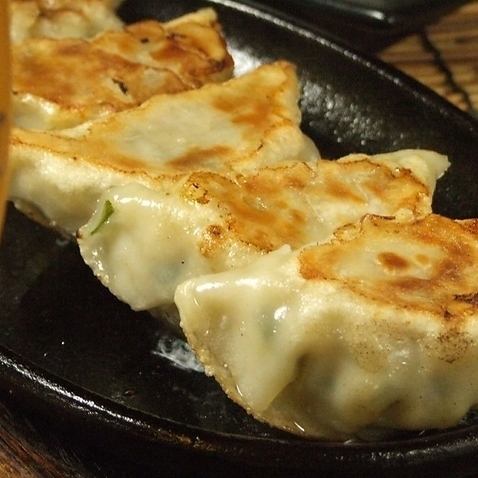 手作り鉄板餃子
