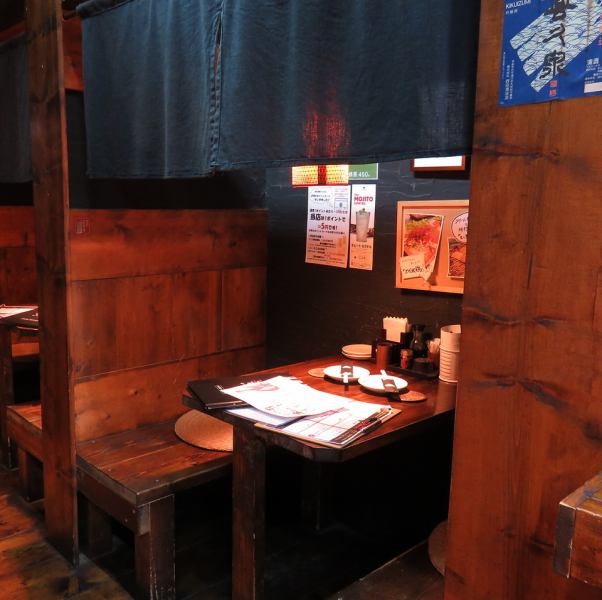 [Private room table seats] There are 4 private room seats for 4 people in a semi-private room.Private room couple seat which is most suitable for date prepares for two limited seats ★