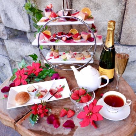 "Strawberry Afternoon Tea" 3,800 yen (tax included)