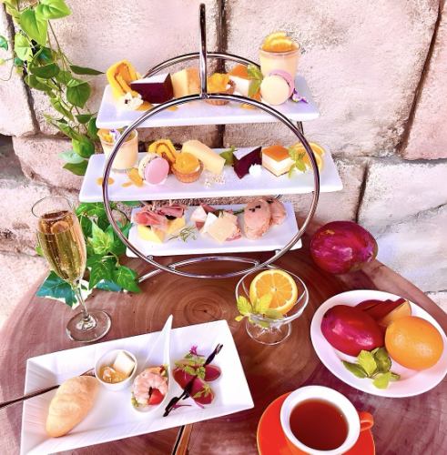 スパークリングワイン含む飲み放題付《オレンジとマンゴーのアフタヌーンティー》5000円(税込)